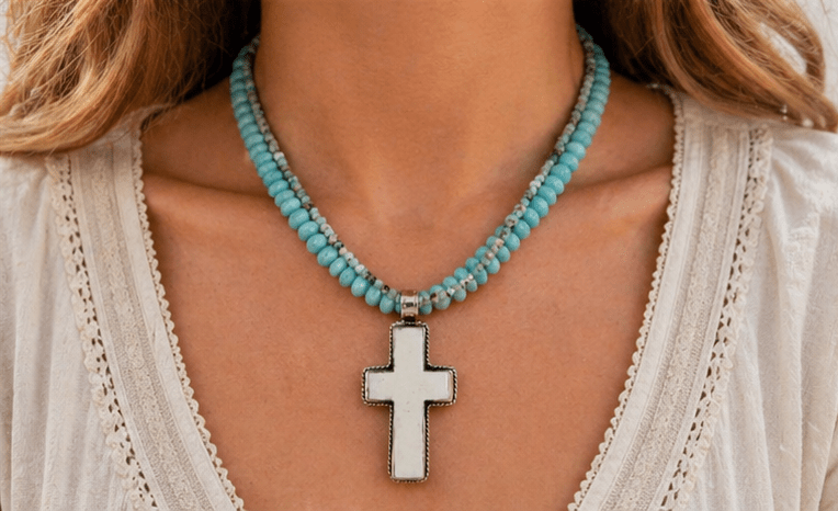 Hill Country Chic: How to Layer Your Necklaces - Desert Gypsy